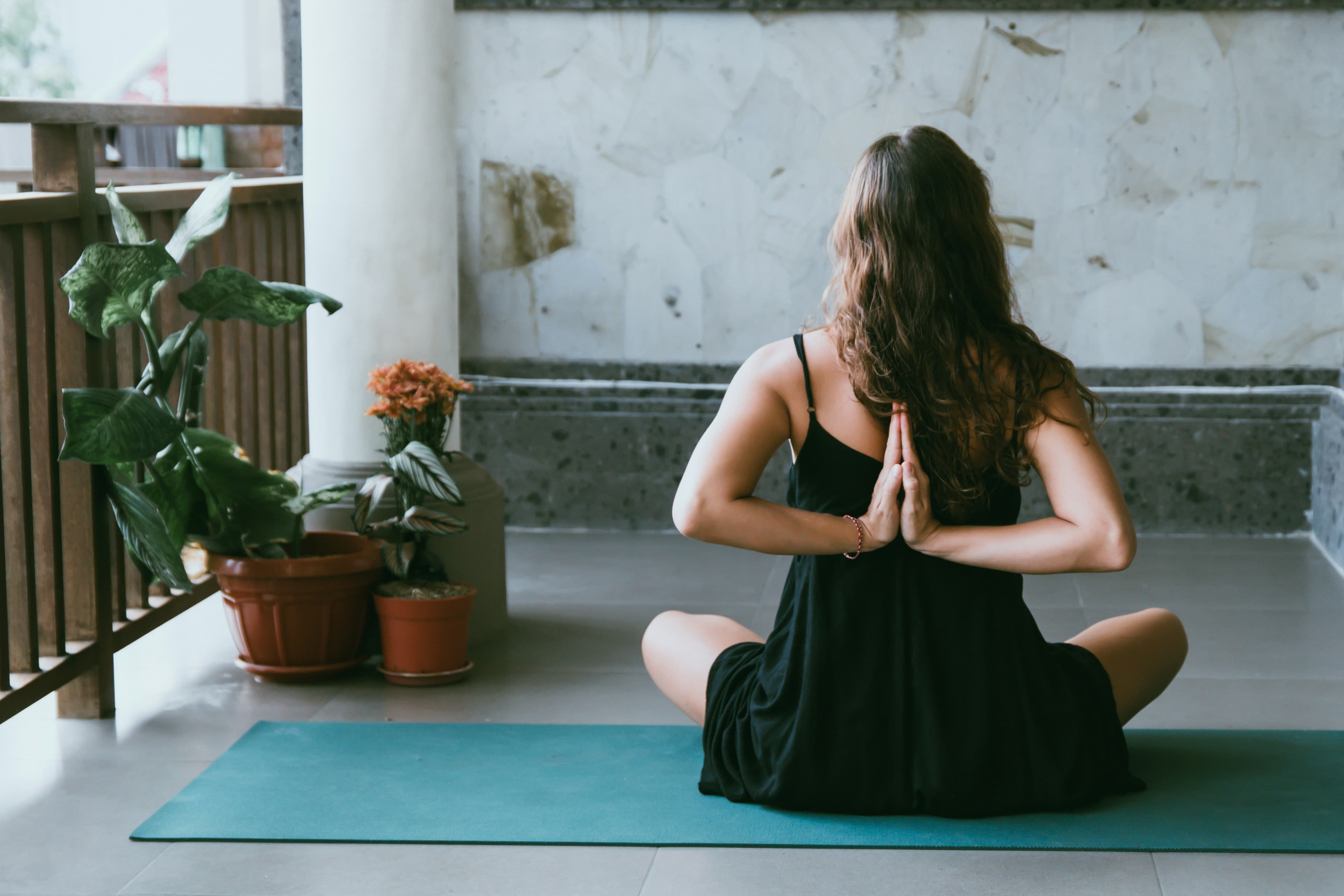 10 Phút Yoga Giúp Giảm Đau Lưng Và Cải Thiện Cột Sống